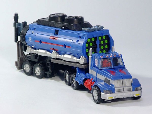 KO Maketoys Battletanker Upgrades For  Ultra Magnus  (8 of 22)